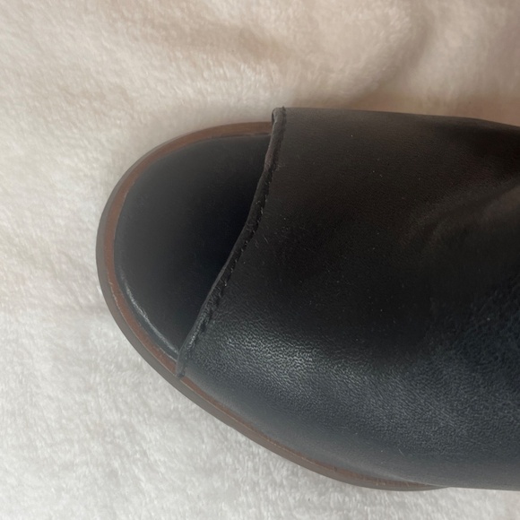 Coach size 8 women’s black leather open toe booties with heels - Picture 12 of 15